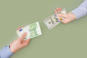 Курс рубля на 27 марта: незначительное изменение к доллару и укрепление к евро