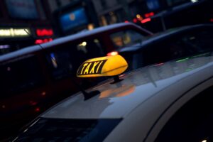 Ингосстрах Банк повысил кэшбэк на такси и аренду авто в апреле