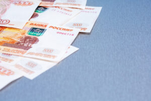Прогноз: курс рубля может достичь 105 рублей за доллар к концу 2025 года