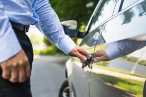 ЦБ ограничит долю рискованных автокредитов с июля
