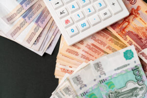 Долги по зарплатам в России выросли втрое: названы причины и масштабы