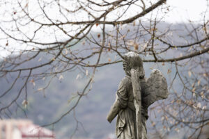 Сэкономить на памятнике или переплачивать позже