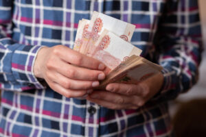 Что поменяется в детских пособиях с 1 февраля 2026 года и какие семьи будут получать больше