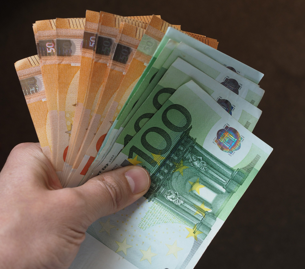 Рубль демонстрирует стабильность на фоне колебаний доллара и евро: обзор курсов на 23 января 2026 года