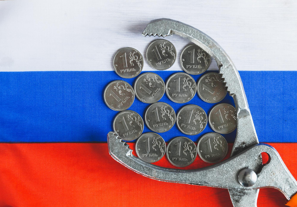 Как снижение ключевой ставки до 15,5% влияет на банки, кредиты, вклады, инвестиции