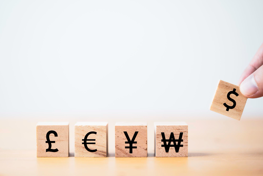 Анализ валютного рынка на 10 февраля 2026 года: Укрепление доллара и евро, стабильность юаня