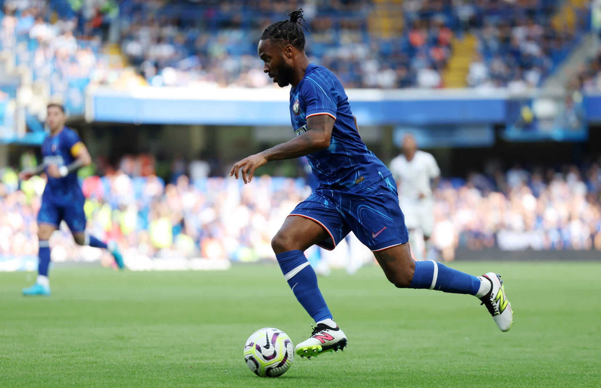 Золотая клетка: как Рахим Стерлинг получал миллионы, не выходя на поле