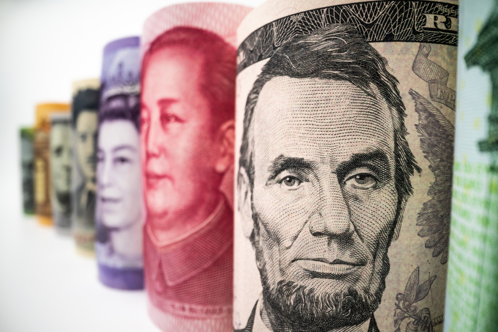 Евро и доллар продолжают рост, юань демонстрирует стабильность: финансовый анализ от Bankstoday.net