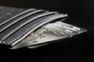 Дебетовые карты остаются самым востребованным банковским продуктом у россиян весной 2026 года