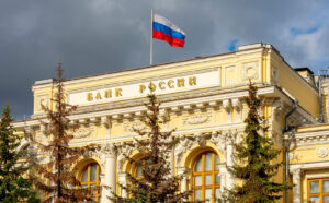 ЦБ зафиксировал падение популярности пластика у россиян