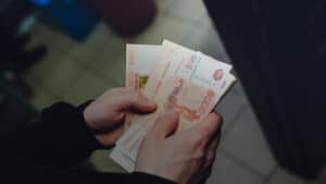 Россиянам объяснили, как вернуть 13% за лечение, спорт и учебу