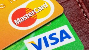 Глава НСПК Дубынин призвал избавиться от старых Visa и Mastercard