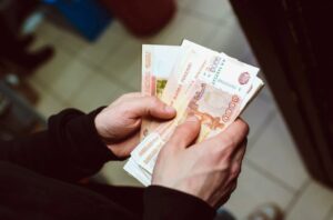 Депутат Свищев напомнил о выплате до 100 тысяч рублей пострадавшим