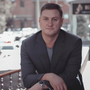 Алексей Иванов