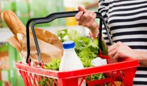 Расходы россиян на продукты превысили 42 тысячи рублей в месяц