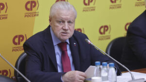 Миронов призвал вернуть родителям деньги за детские лагеря