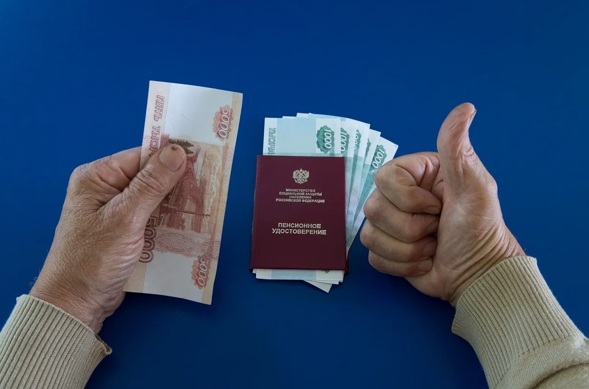 Средняя пенсия по старости в России превысила 27 тысяч рублей