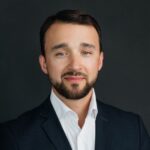 Антон Попов
