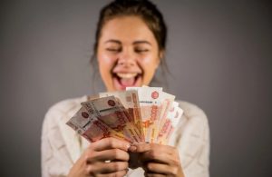 Росстат зафиксировал рост средней зарплаты в России до 115 тысяч рублей