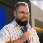 Алекс Магнифер