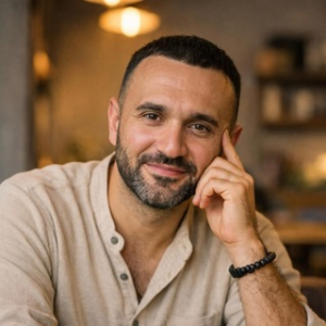 Андрей Комаров