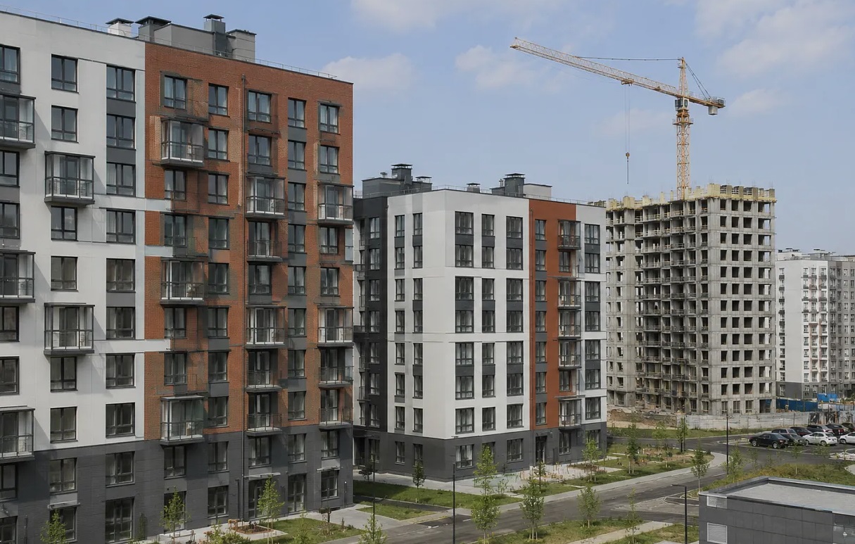 Массовые новостройки Москвы подорожали почти на 30% за год
