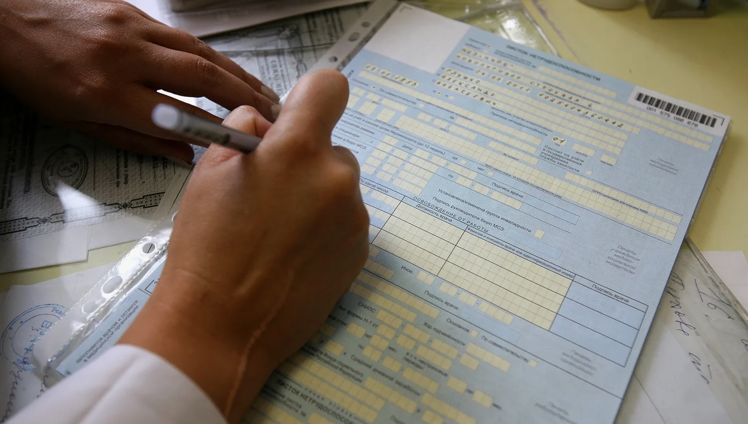 Выплаты по больничному в 2027 году превысят 238 тысяч рублей